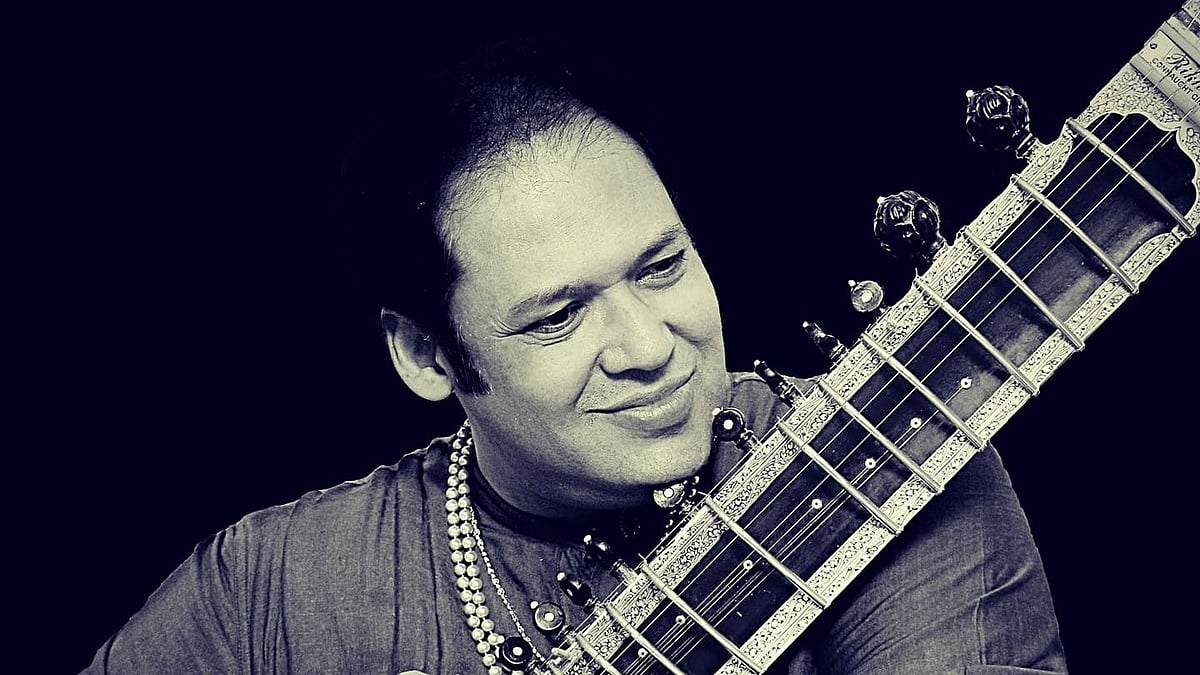 <div class="paragraphs"><p>Sitar player Prateek Chaudhuri</p></div>