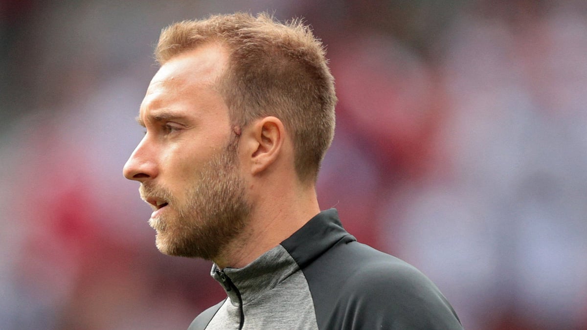Denmak footballer Christian Eriksen collapsed on the pitch during the game against Finland.&nbsp;