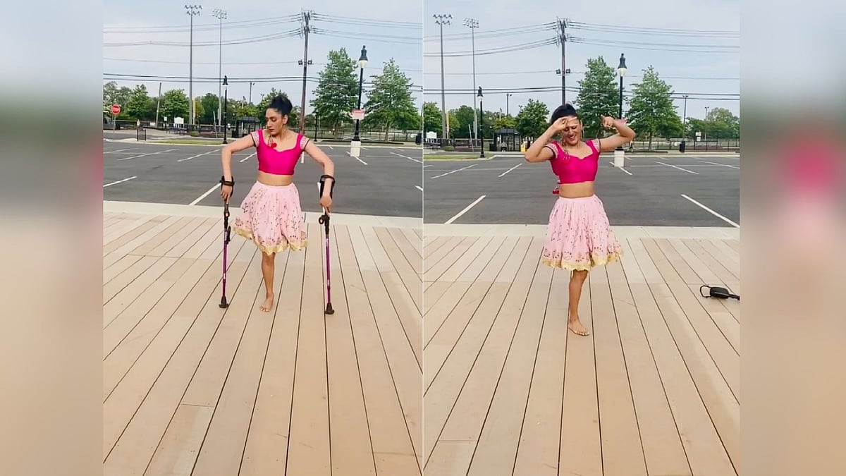 <div class="paragraphs"><p>Subhreet Kaur Ghumman performing 'Chikni Chameli'</p></div>
