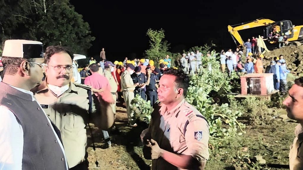 <div class="paragraphs"><p>Bodies of as many as 11 people were recovered from a well in a rescue operation in Madhya Pradesh's Vidisha district.</p></div>
