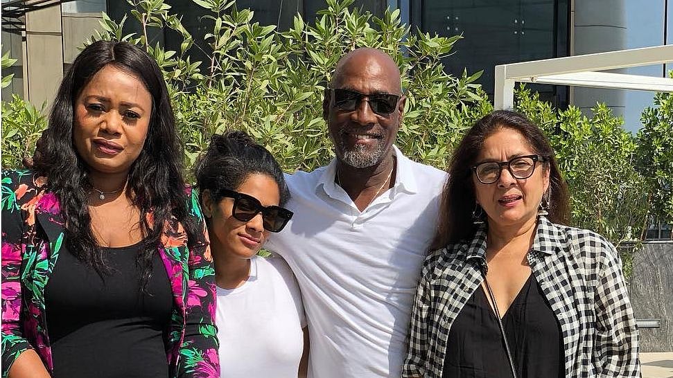 <div class="paragraphs"><p>Masaba Gupta with her parents Neena Gupta and Vivian Richards</p></div>