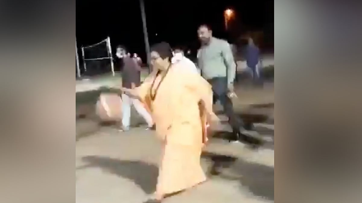 <div class="paragraphs"><p>Bhopal MP Pragya Thakur can be seen playing basketball in the video. </p></div>