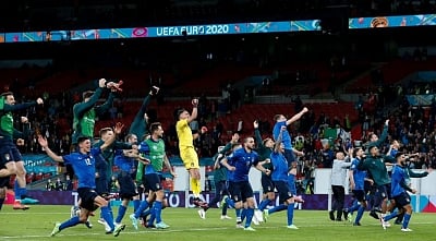 Italy reach Euro 2020 final after penalty shootout against Spain
