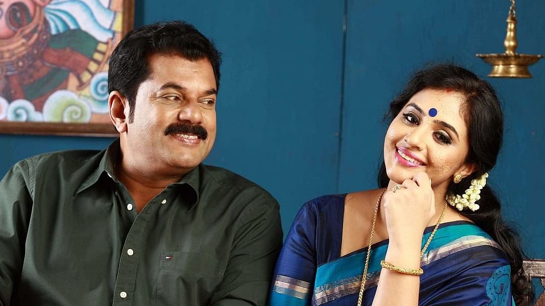 <div class="paragraphs"><p>Dancer Dr. Methil Devika and actor-MLA Mukesh </p></div>