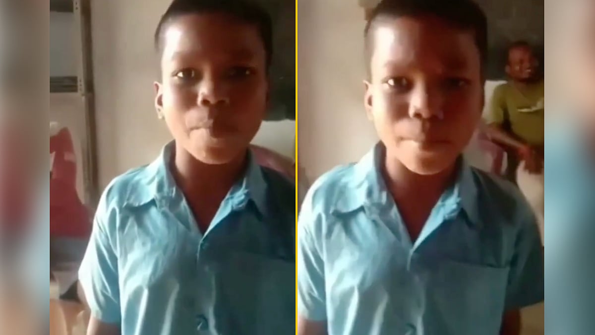 <div class="paragraphs"><p>Sahdev Dirdo singing Bachpan Ka Pyaar.</p></div>