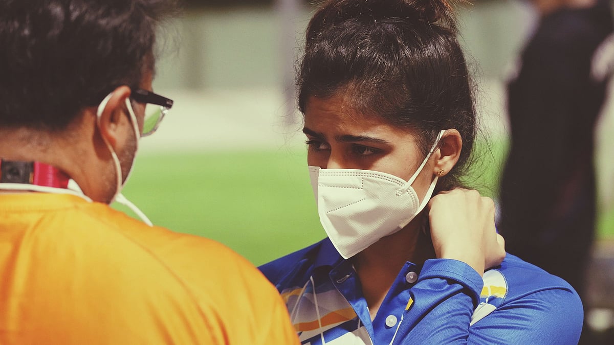 <div class="paragraphs"><p>Manu Bhaker was seen worried after her pistol malfunction.</p></div>