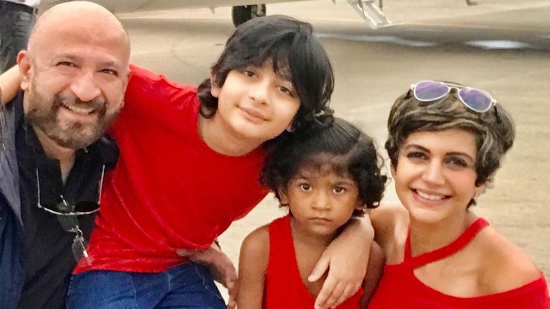 <div class="paragraphs"><p>Mandira Bedi with late husband Raj Kaushal, and their children Veer and Tara.</p></div>
