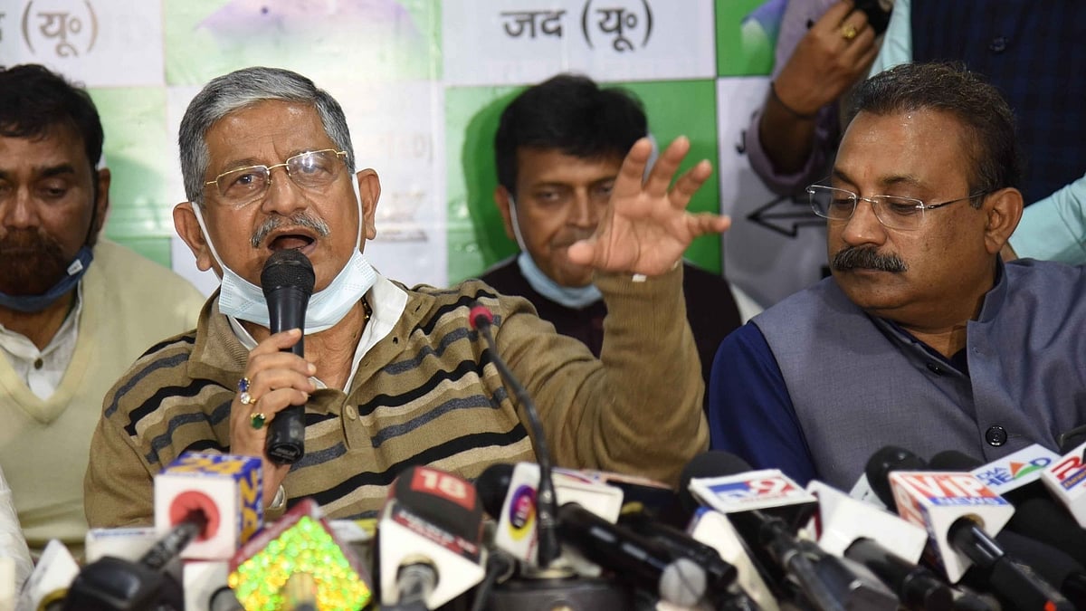<div class="paragraphs"><p>JD(U) leader Lalan Singh (left). </p></div>