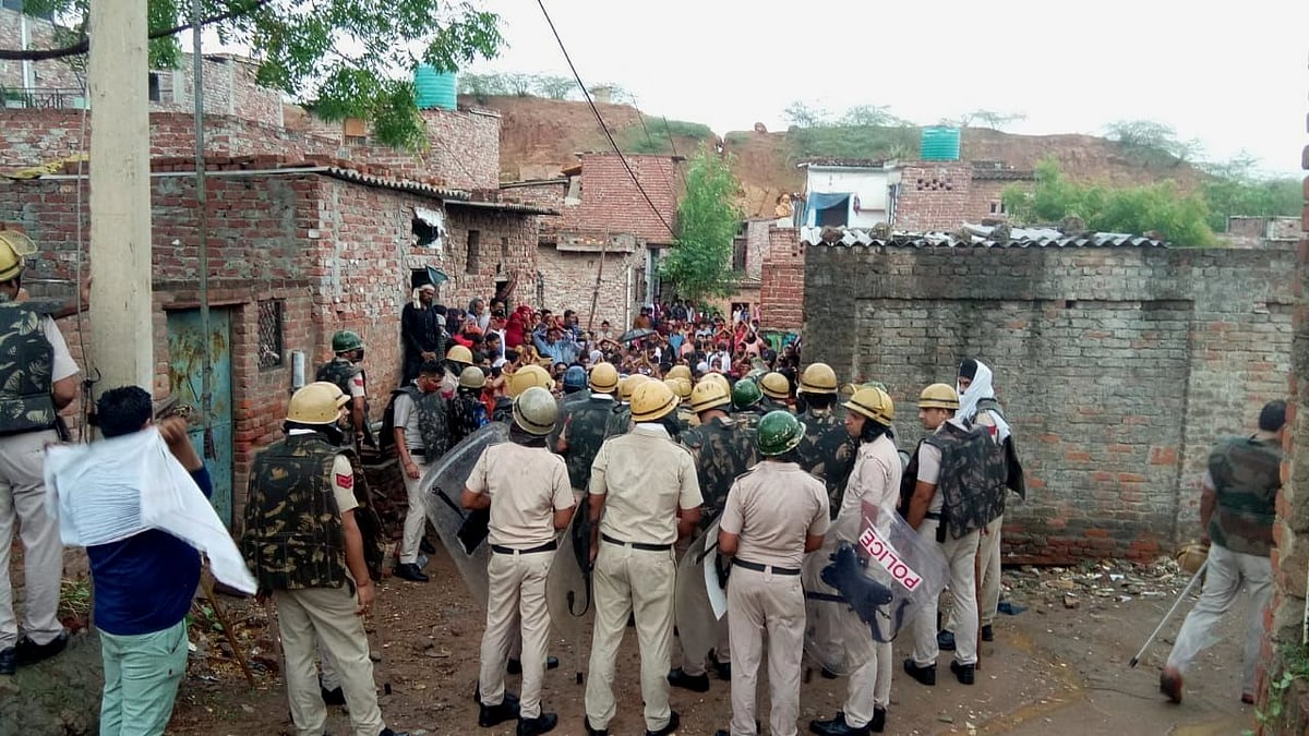 <div class="paragraphs"><p>Demolition drive begins at the Khori Village in Faridabad.</p></div>