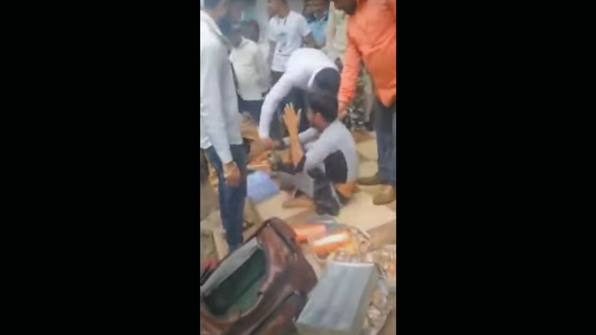 <div class="paragraphs"><p>The video showed the men accusing him of harassing women on the pretext of selling bangles.</p></div>