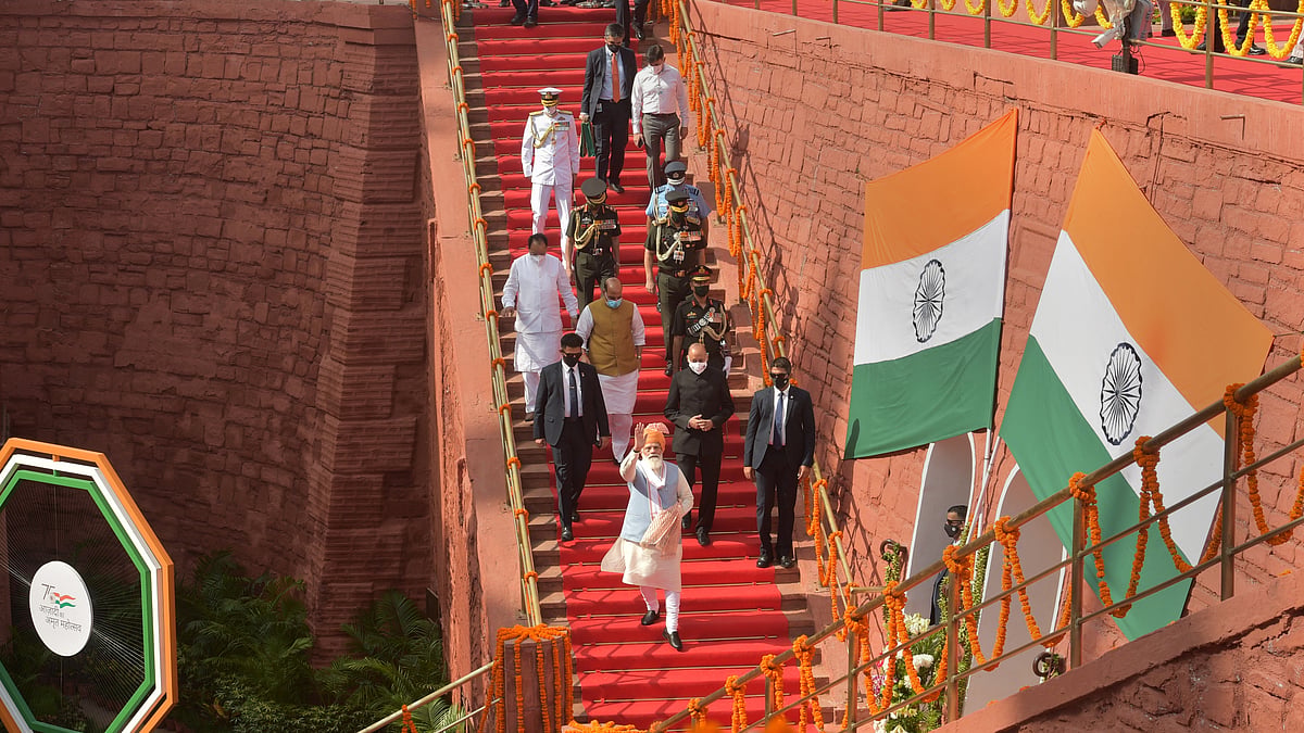 <div class="paragraphs"><p>New Delhi: Prime Minister Narendra Modi waves as he leaves after his address to the nation from the ramparts of the historic Red Fort, during the 75th Independence Day function, 15 August.</p></div>