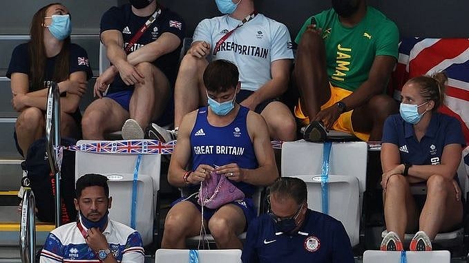 <div class="paragraphs"><p>Tokyo Olympics: Great Britain's Tom Daley knitting on Sunday in the stands. </p></div>