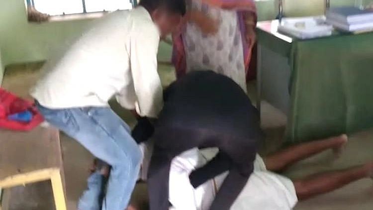 <div class="paragraphs"><p>Screenshot of the viral video.</p></div>