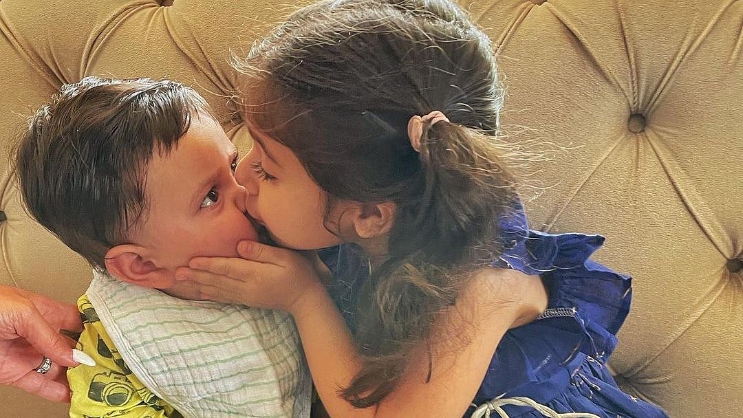 <div class="paragraphs"><p>Jeh Ali Khan with sister Inaaya Naumi Kemmu. </p></div>
