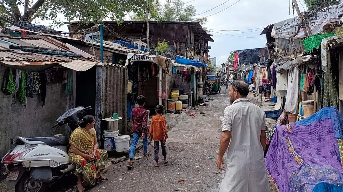 <div class="paragraphs"><p>The Supreme Court stopped the demolition activities of slum dwellings in Surat.</p></div>