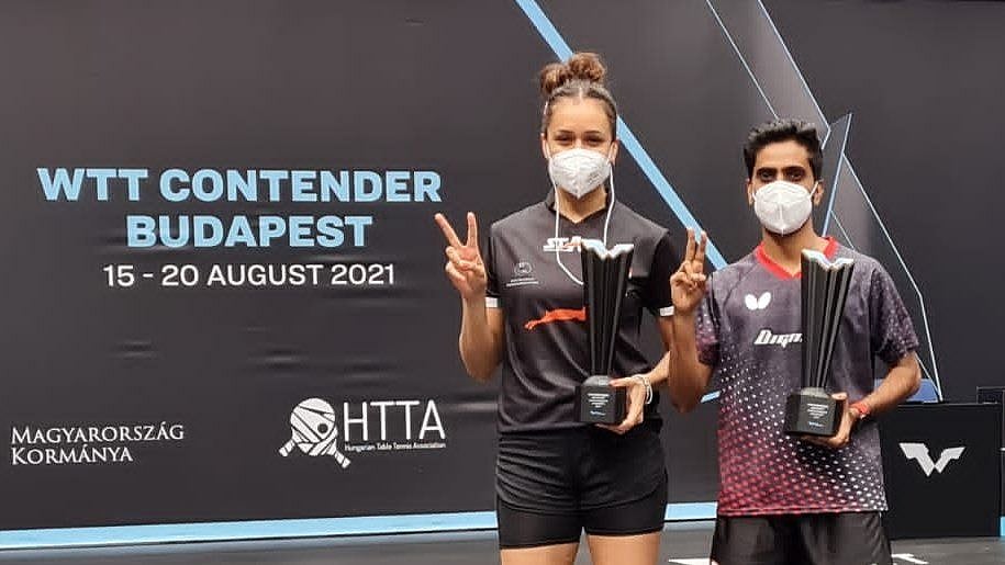 <div class="paragraphs"><p>Manika Batra and Sathiyan Gnanasekara pose for a photo on Friday</p></div>