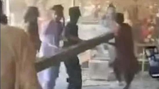 <div class="paragraphs"><p>Hundreds of people vandalised a Hindu temple in Bhong, Punjab and blocked the Sukkur-Multan Motorway.</p></div>