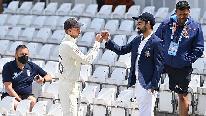 <div class="paragraphs"><p>Virat Kohli and Joe Root ahead of the toss.</p></div>