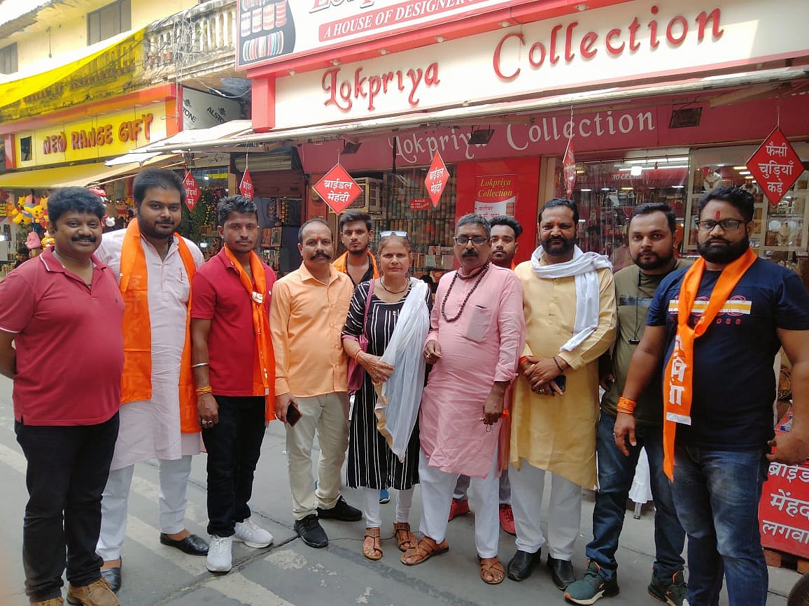 <div class="paragraphs"><p>A group of activists from a lesser-known right-wing outfit, Kranti Sena, were seen making rounds of busy market areas in Muzaffarnagar on 10 August.</p></div>