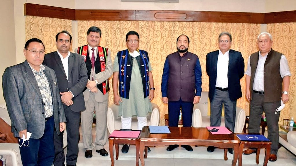 <div class="paragraphs"><p>According to the agreement, both sides agreed&nbsp;to maintain peace and tranquillity in the areas around Ao Senden village and Vikuto village.</p></div>