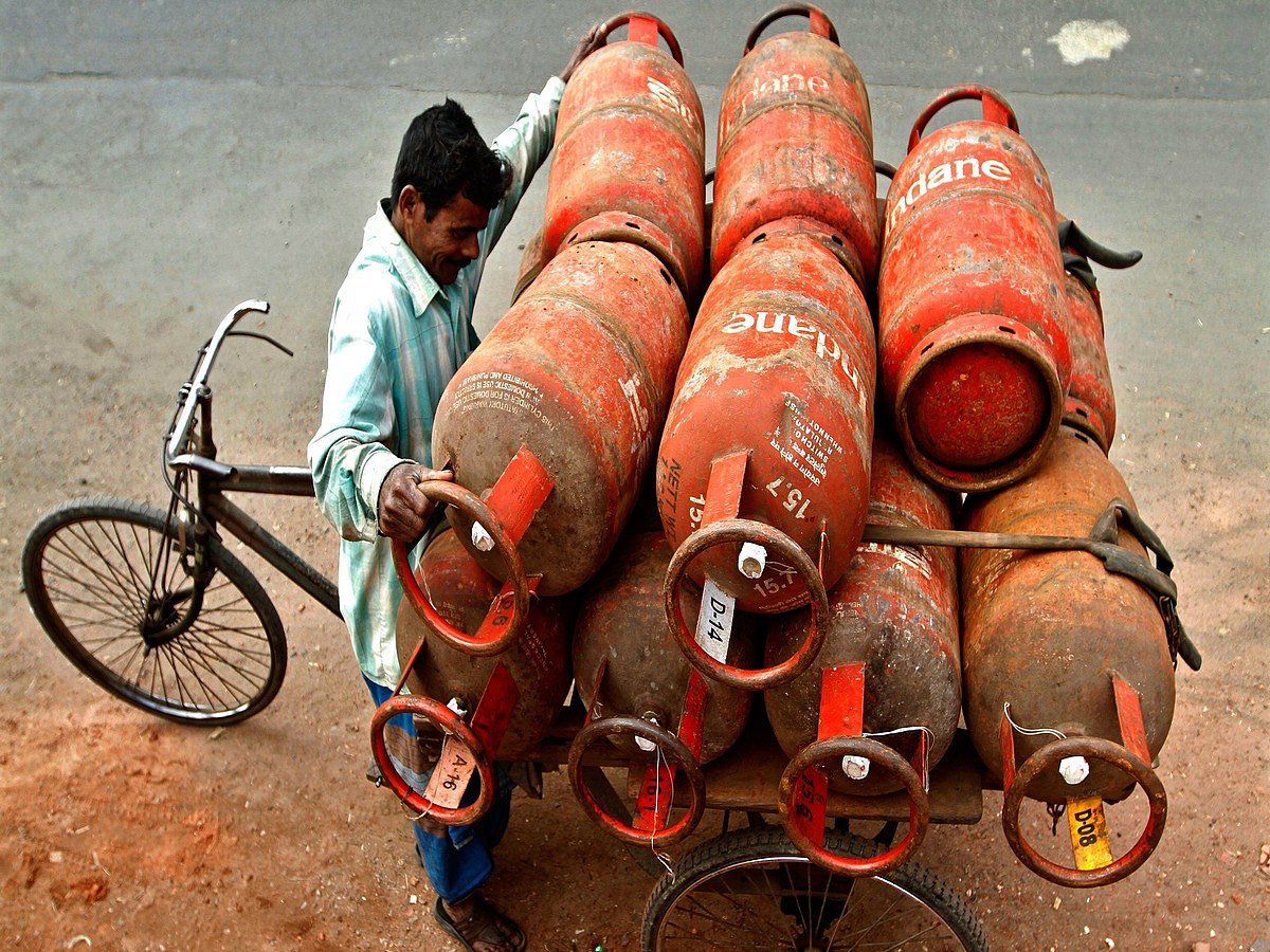 <div class="paragraphs"><p>Book your LPG connection by giving a missed call on 8454955555</p></div>
