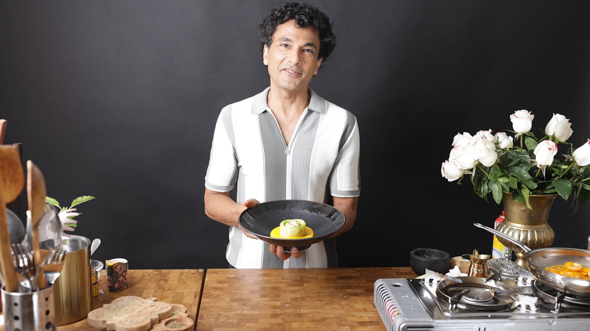 <div class="paragraphs"><p>Vikas Khanna cooks for The Quint.</p></div>