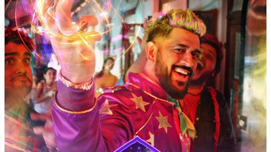 <div class="paragraphs"><p>MS Dhoni's new look</p></div>
