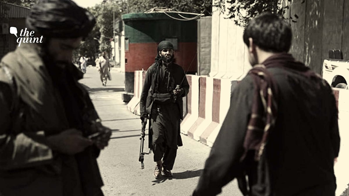 <div class="paragraphs"><p>Taliban fighters at a checkpoint in Kabul, Afghanistan.</p></div>
