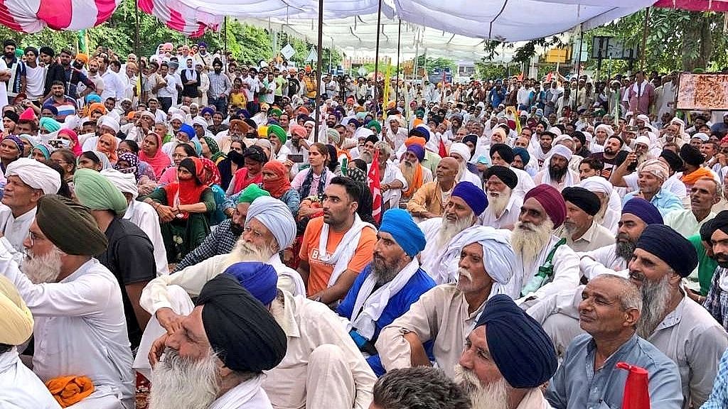 <div class="paragraphs"><p>File photo: As farmers continue their protest in Karnal, on Thursday, 9 September, the Haryana government has imposed a suspension on mobile internet and SMS services in the district.</p></div>