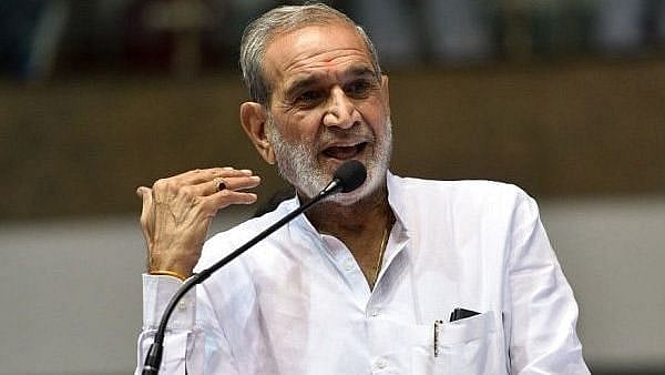 <div class="paragraphs"><p>Sajjan Kumar.</p></div>