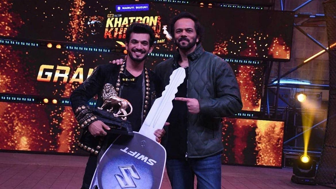 <div class="paragraphs"><p>Arjun Bijlani with&nbsp;<em>Khatron Ke Khiladi 11&nbsp;</em>host Rohit Shetty.</p></div>