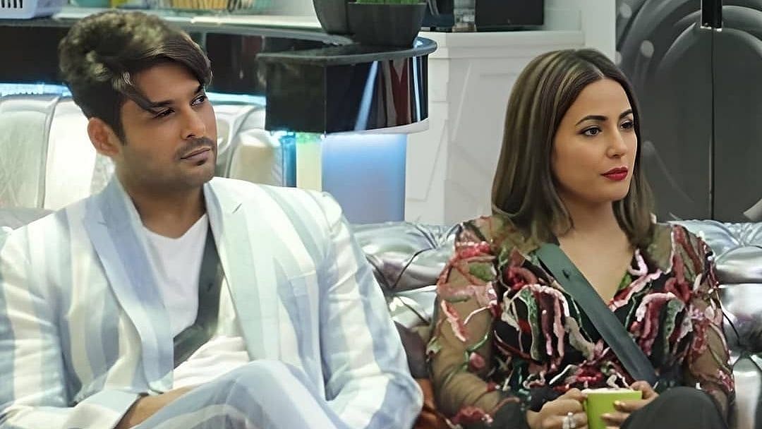 <div class="paragraphs"><p>Sidharth Shukla with Hina Khan inside a&nbsp;<em>Bigg Boss&nbsp;</em>house.</p></div>