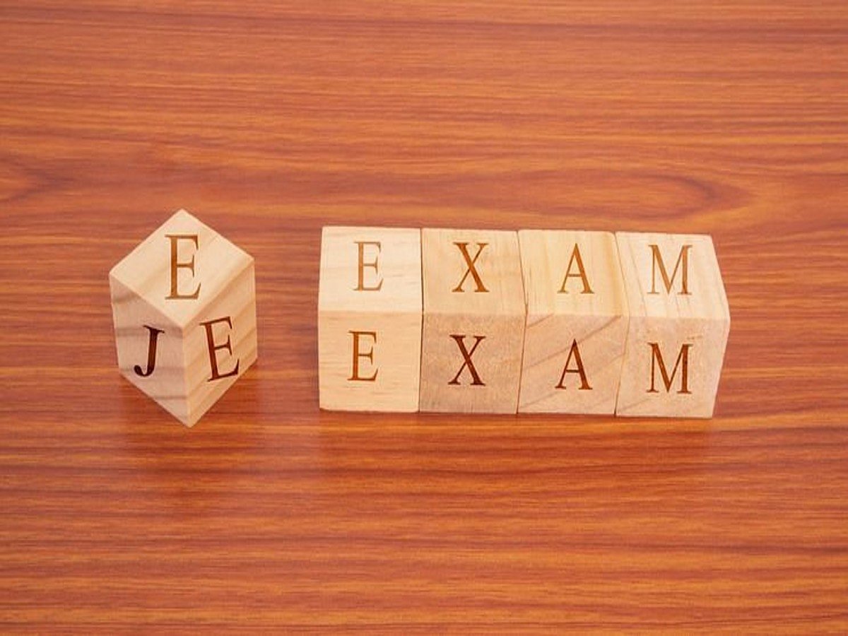 <div class="paragraphs"><p>JEE Main Exam Dates 2023 Out on the official website, Full schedule here.</p></div>