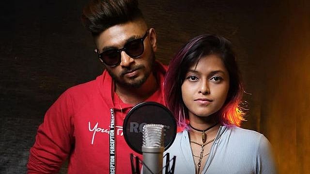 <div class="paragraphs"><p>Rapper Satheesan and musician Yohani Diloka De Silva on the cover of their track Manike Mage Hithe.</p></div>