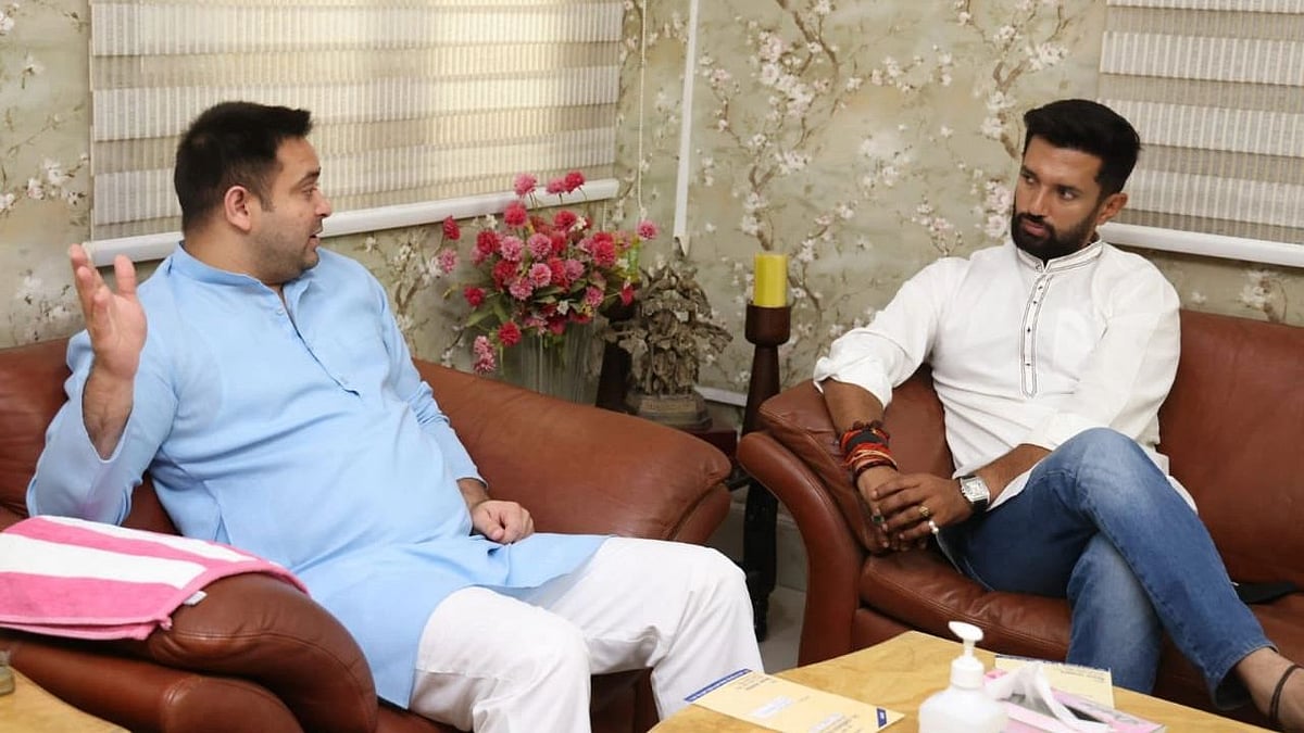 <div class="paragraphs"><p>Lok Janshakti Party MP Chirag Paswan on Wednesday, 8 September, met with Rashrtiya Janata Dal (RJD) leader Tejashwi Yadav in Patna, to invite him to a memorial for his father — former Union Minister Ram Vilas Paswan.</p></div>