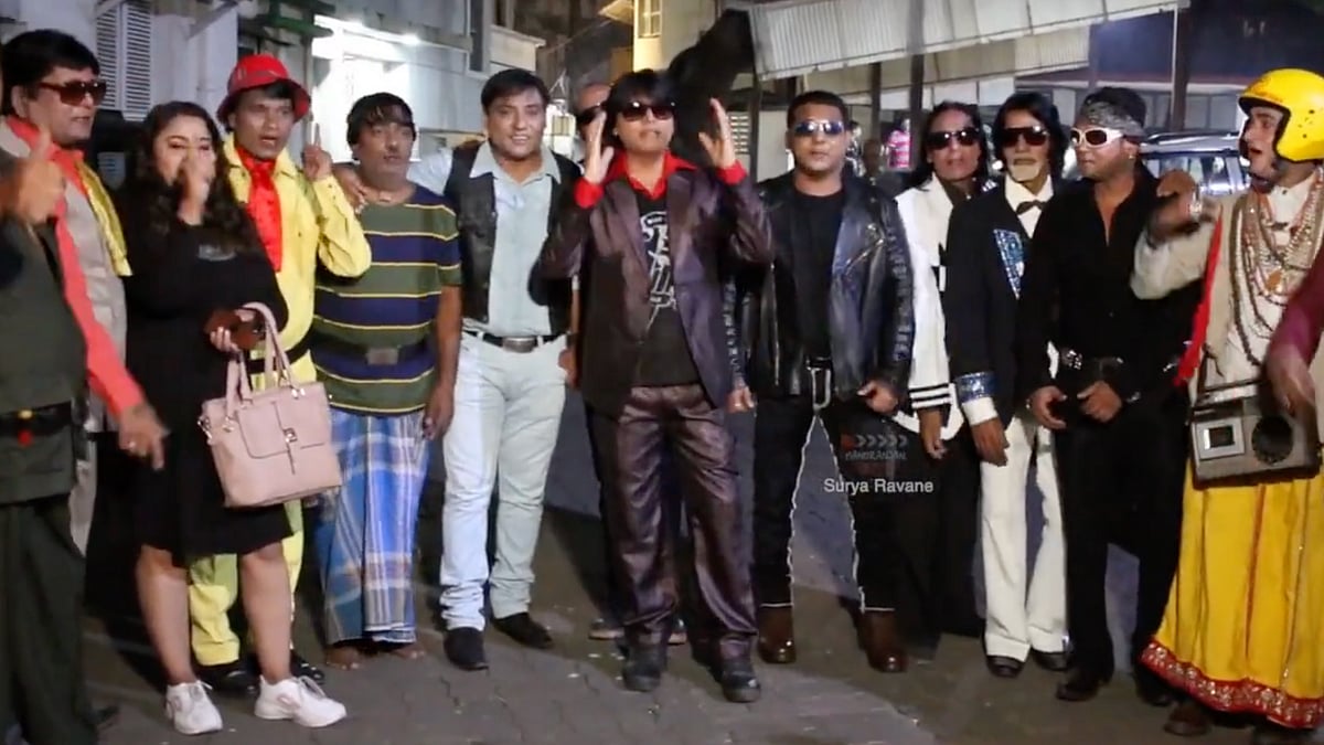 <div class="paragraphs"><p>Bollywood actors' lookalikes voice their support for Shah Rukh Khan, Aryan Khan.</p></div>