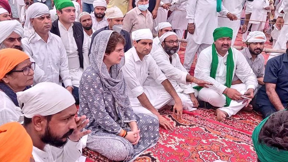 <div class="paragraphs"><p>Congress General Secretary Priyanka Gandhi Vadra attended the <em>antim ardaas</em> (last rites) ceremony of the farmers who lost their lives in the 3 October unrest in Lakhimpur Kheri.</p></div>