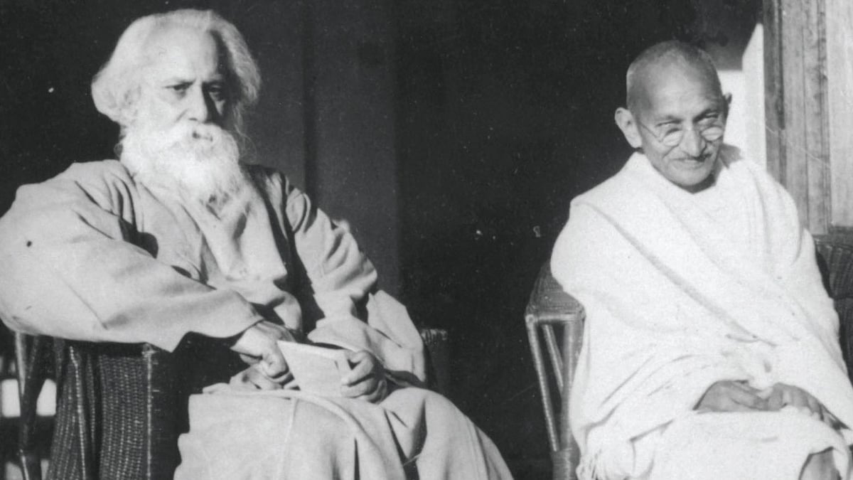 <div class="paragraphs"><p>Gandhi went to Santiniketan for the first time on 17 February, 1915.</p></div>