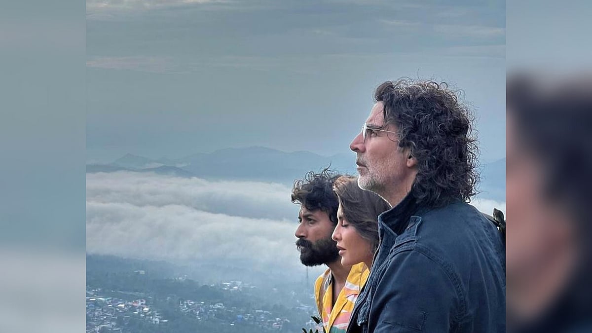 <div class="paragraphs"><p>Akshay Kumar wrapped the Ooty schedule of Ram Setu.</p></div>