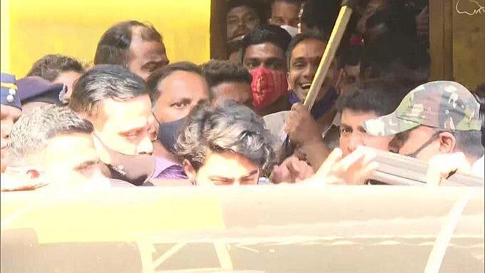 <div class="paragraphs"><p>Aryan Khan exits Arthur Road Jail.</p></div>