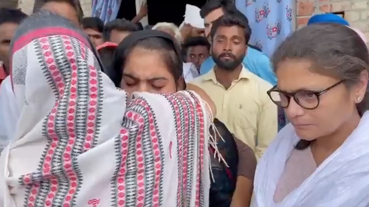 <div class="paragraphs"><p>A five-member delegation of the Trinamool Congress (TMC) on Tuesday, 5 October, met the families of farmers killed in Lakhimpur Kheri.</p></div>