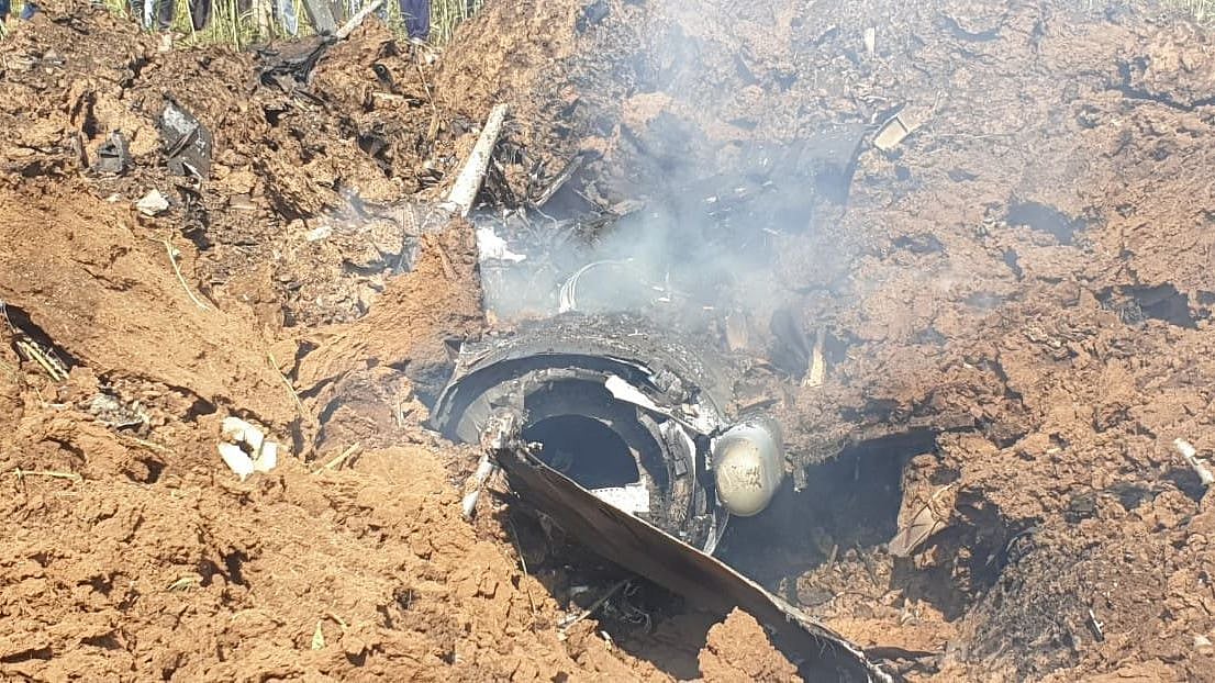 <div class="paragraphs"><p>An Indian Air Force Mirage 2000 aircraft crashed in Madhya Pradesh's Bhind on Thursday, 21 October.</p></div>