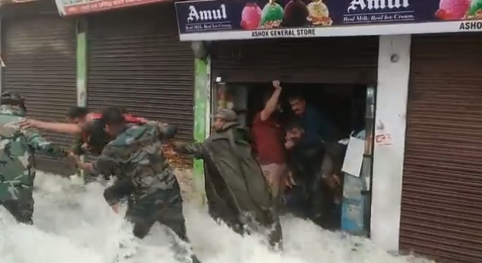 <div class="paragraphs"><p>Army personnel rescue stranded people in Uttarakhand.</p></div>