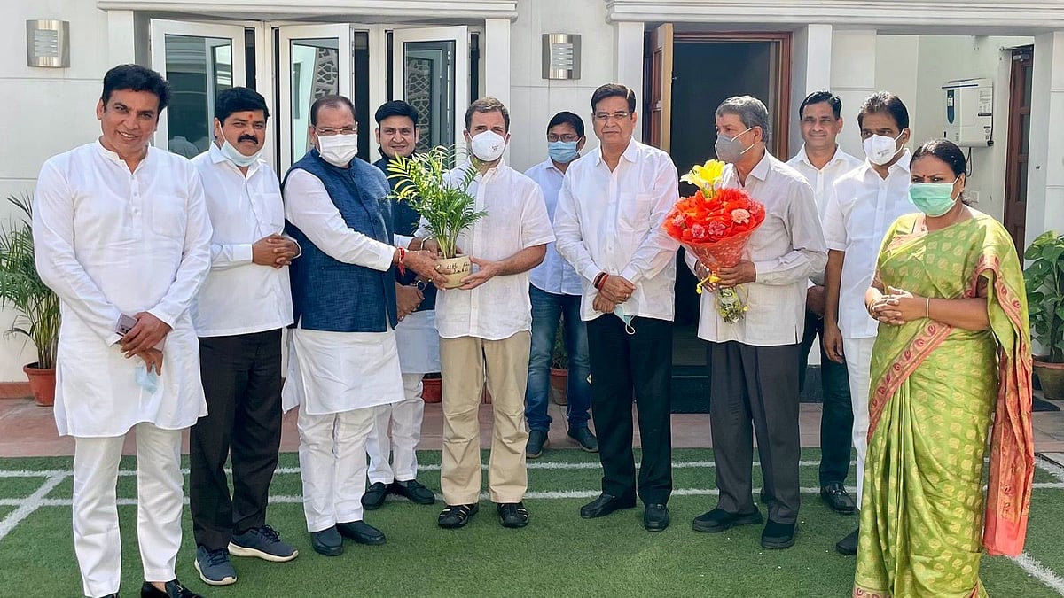 <div class="paragraphs"><p>Uttarakhand Cabinet Minister Yashpal Arya joined Congress on Monday, 11 October, along with his son who is also an MLA in the state.</p></div>
