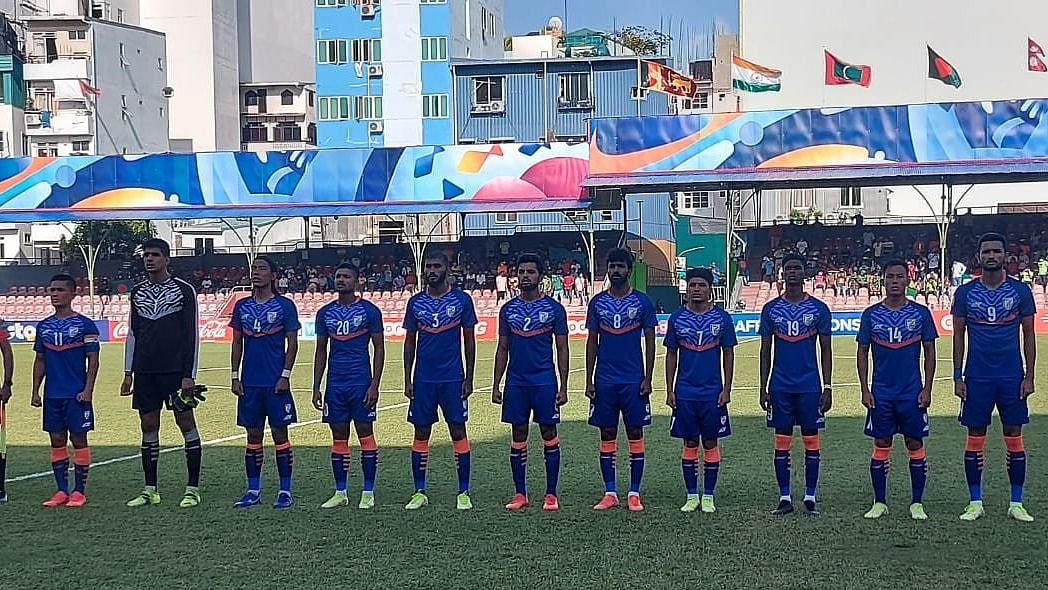<div class="paragraphs"><p>Indian team lines up before the game against Bangladesh in SAFF Championship</p></div>