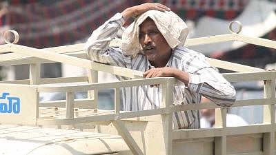 <div class="paragraphs"><p>Delhi, on Thursday, 28 April, recorded a maximum temperature of 43.5 degrees, its highest in April in 12 years. The capital has been put on <a href="https://www.thequint.com/news/india/india-heatwave-conditions-next-five-days-imd-delhi-sounded-yellow-alert#read-more">'yellow alert.'</a> Meanwhile, Gurgaon crossed 45 degrees, the highest ever temperature in April.</p></div>