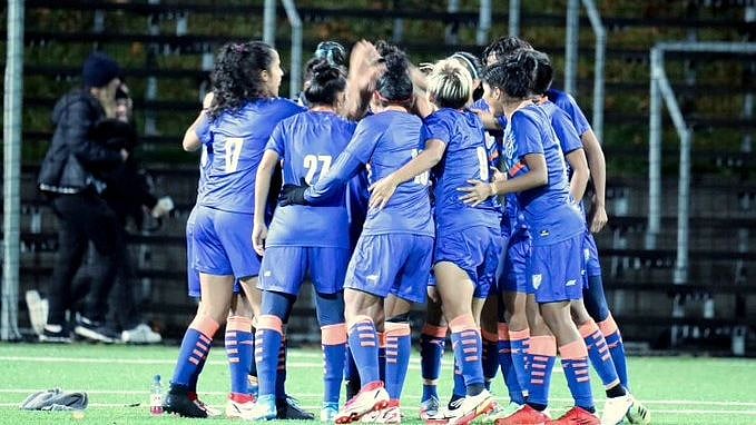 <div class="paragraphs"><p>Indian women's football team</p></div>