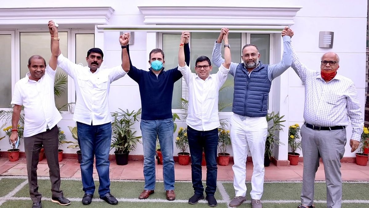<div class="paragraphs"><p>Ahead of the 2022 Goa Assembly elections, Goa Forward Party President Vijai Sardesai on Tuesday, 30 November, announced that his party will join hands with the Congress to fight against the "incompetent and undemocratic reign" of the Bharatiya Janata Party-led government.</p></div>