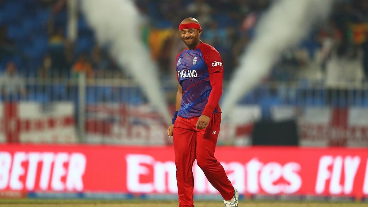 <div class="paragraphs"><p>England pacer Mills ruled out of tournament due to right thigh strain</p></div>