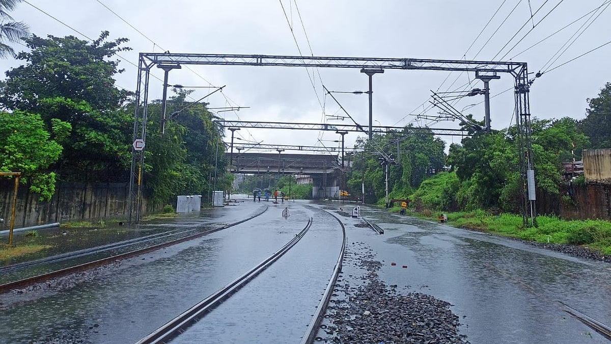 <div class="paragraphs"><p>Chennai woke up to waterlogging on Sunday after witnessing heavy rains overnight.</p></div>